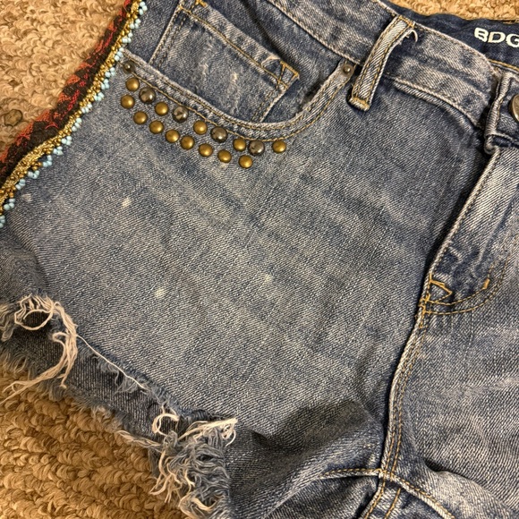 Urban Outfitters BDG Beaded Studded Y2K Distressed Jean Short Size 26 Festival - Picture 5 of 10